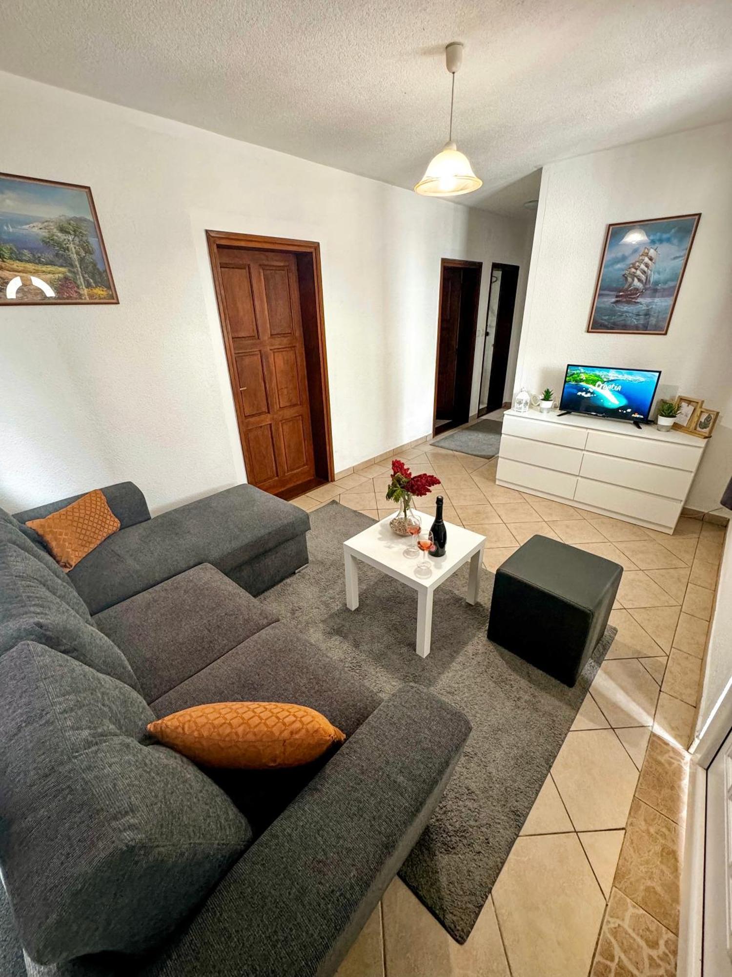 ויר Apartmani Cvangic מראה חיצוני תמונה